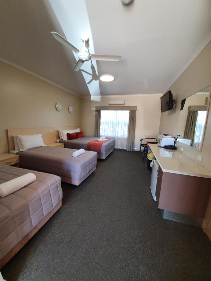 Club Motor Inn Narrabri Exterior photo