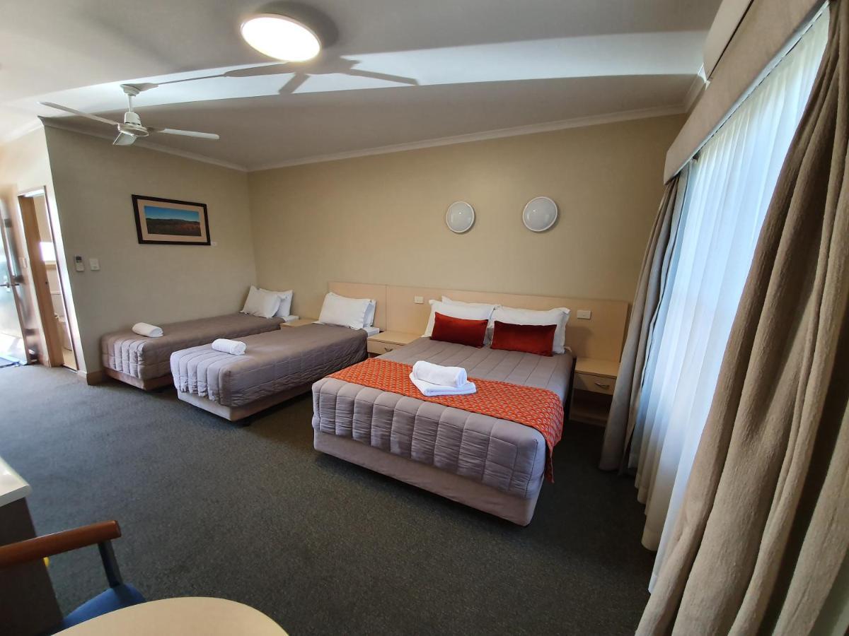 Club Motor Inn Narrabri Exterior photo