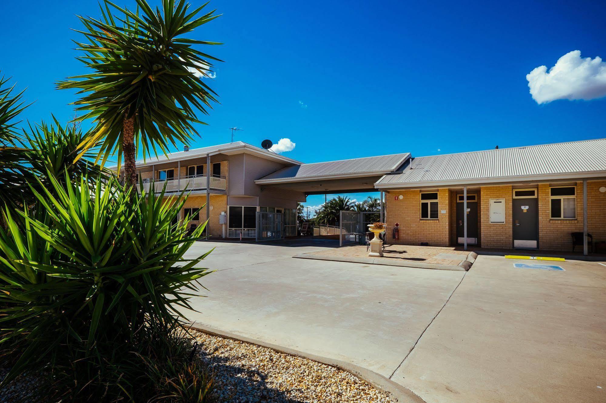 Club Motor Inn Narrabri Exterior photo