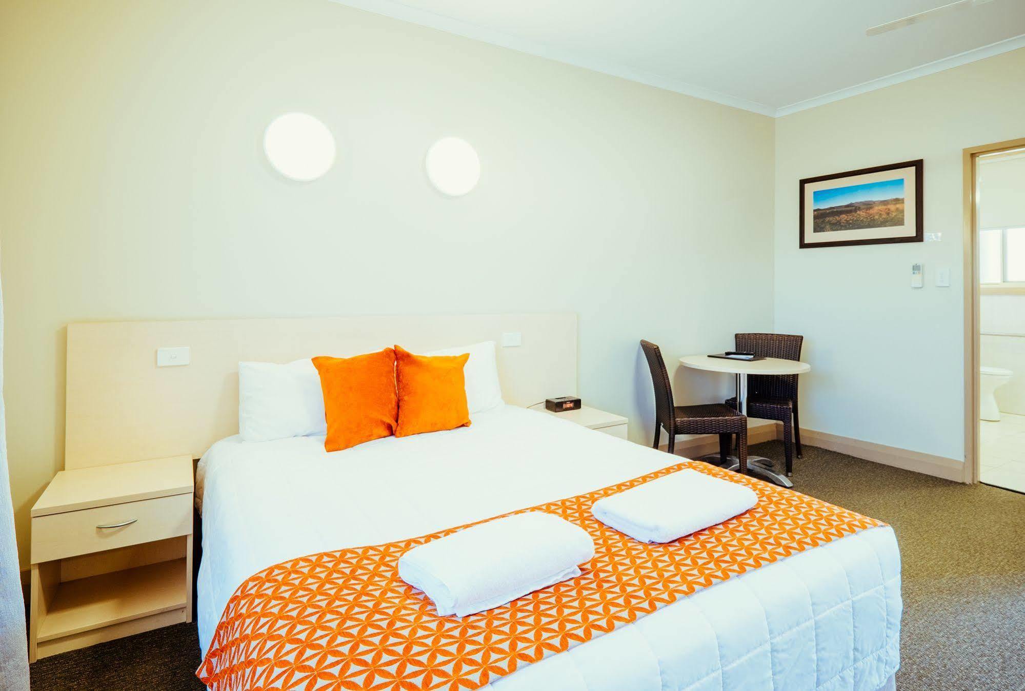 Club Motor Inn Narrabri Exterior photo