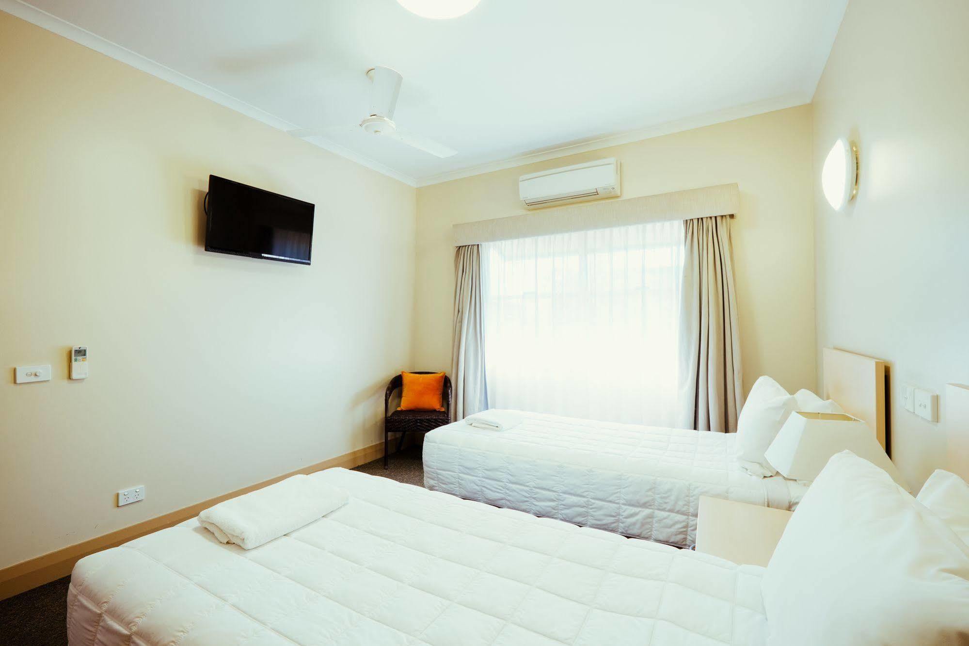 Club Motor Inn Narrabri Exterior photo